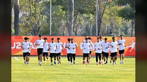 الصين: منتخب اليمن للشباب يجري تدريباً استعداداً لنهائيات كأس آسيا