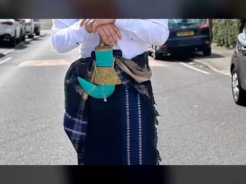بالصور.. مؤرخ يكشف عن الزي اليمني الحقيقي
