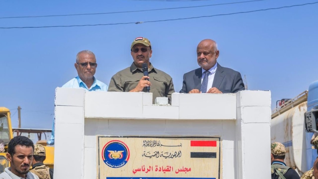 طارق صالح في حيس: مشروع رصف وتشجير مدخل المدينة وتفقد الطاقة الشمسية